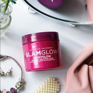 ๐ธ GLAMGLOW BERRYGLOW Probiotic Recovery Face Mask